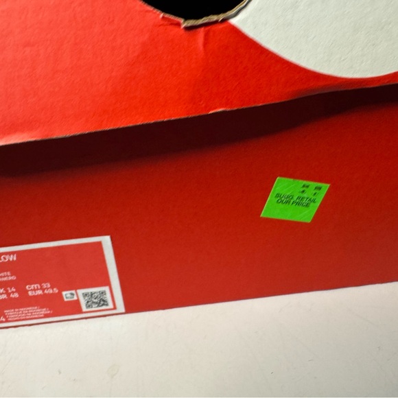 Nike Men's Black and Red Sneakers - Picture 8 of 8